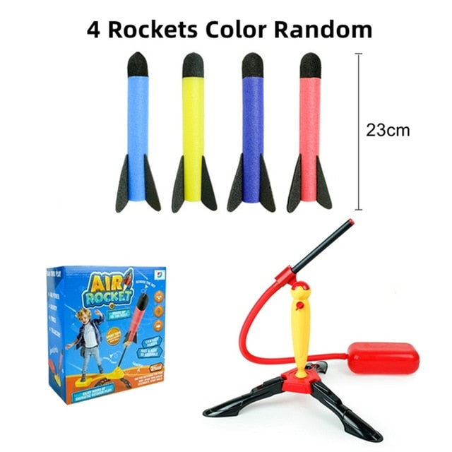 Gelukkige kinderen spelen met de DuelRocket™ enkele lanceerder, voorzien van 4 kleurrijke schuimrubberen raketten.