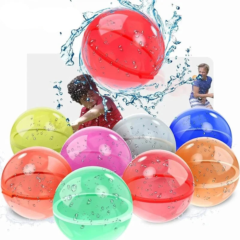 Een kind vult een Splashy's™ herbruikbare waterballon met een glimlach op zijn gezicht.