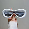  Ovale Zonnebril in Wit - Stijlvolle Eyewear voor een Tijdloze Look op Feestjes en Festivals