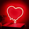 Rood LED Neon Licht in hartvorm voor romantische sfeer.
