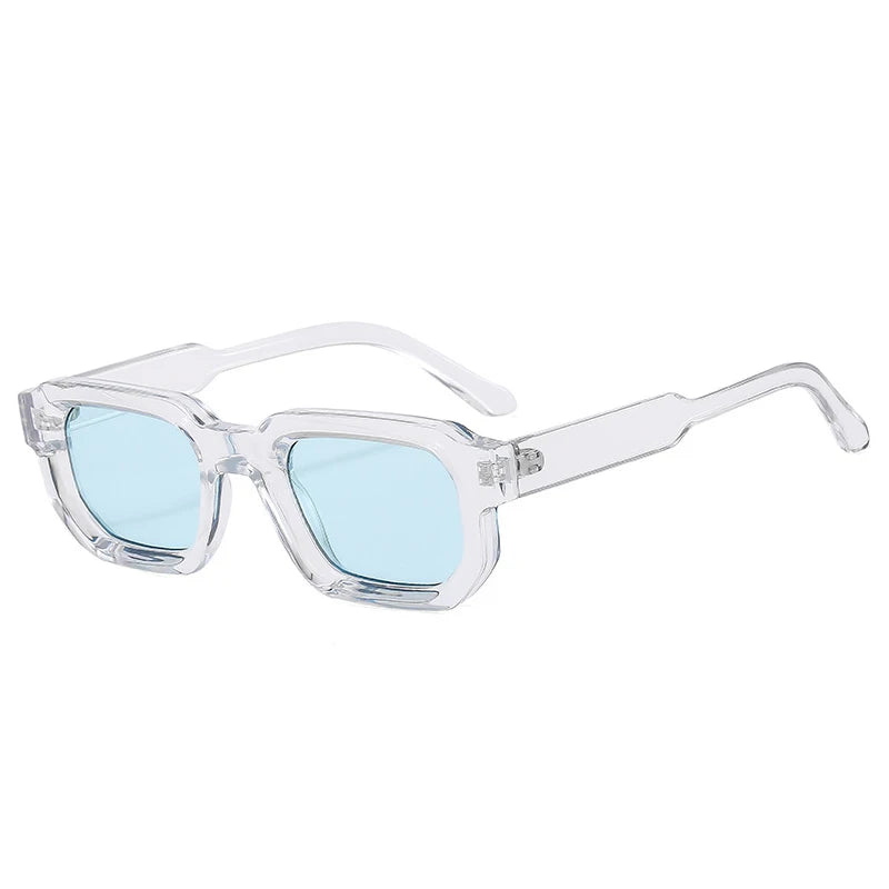 Transparante zonnebril met blauwe glazen voor een frisse look