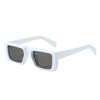  Ga voor een frisse en moderne uitstraling met deze witte zonnebril.