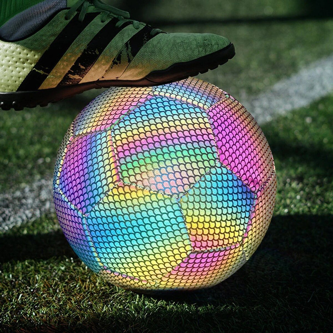 Duurzame Glow In The Dark voetbal: speelplezier op elk oppervlak